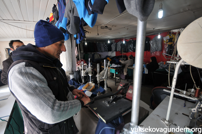 Yüksekova:Bir makine İle tekstil atölyesi kurdu 12