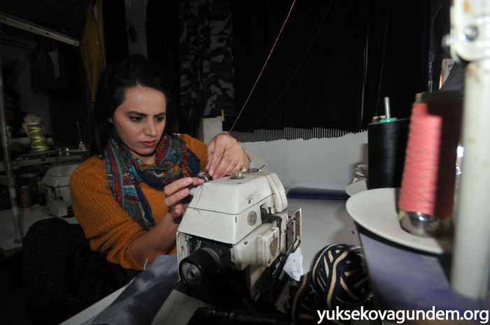 Yüksekova:Bir makine İle tekstil atölyesi kurdu 13