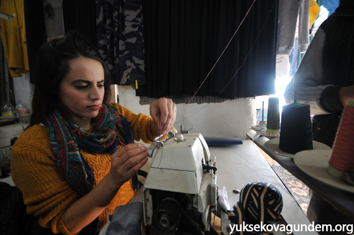 Yüksekova:Bir makine İle tekstil atölyesi kurdu 15