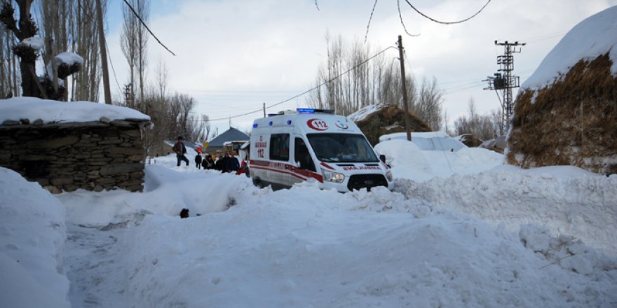 Yüksekova'da 3 saat süren hasta kurtarma operasyonu