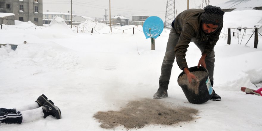 Kardan Aylan ve Ümran bebeği yaptı