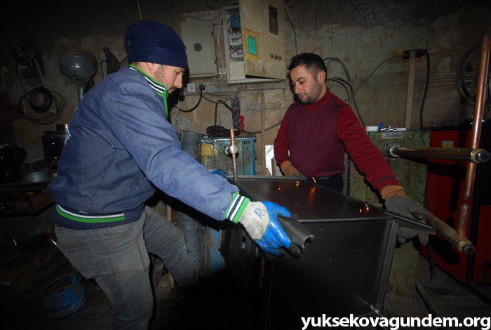 Yüksekova'da sobacılar eskisi gibi satış yapamıyor 17