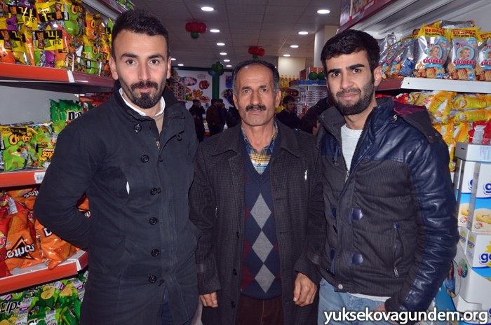 Yüksekova'da yeni bir AVM açıldı 10