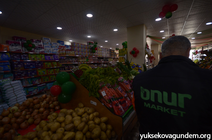Yüksekova'da yeni bir AVM açıldı 15