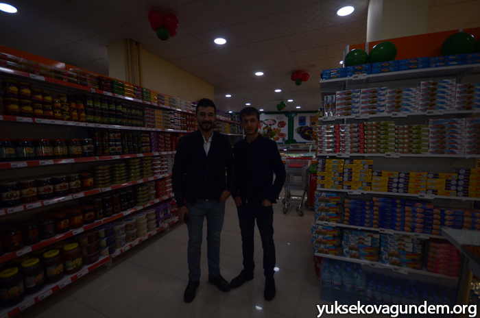 Yüksekova'da yeni bir AVM açıldı 16