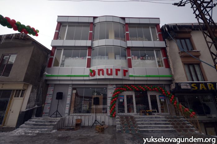 Yüksekova'da yeni bir AVM açıldı 21