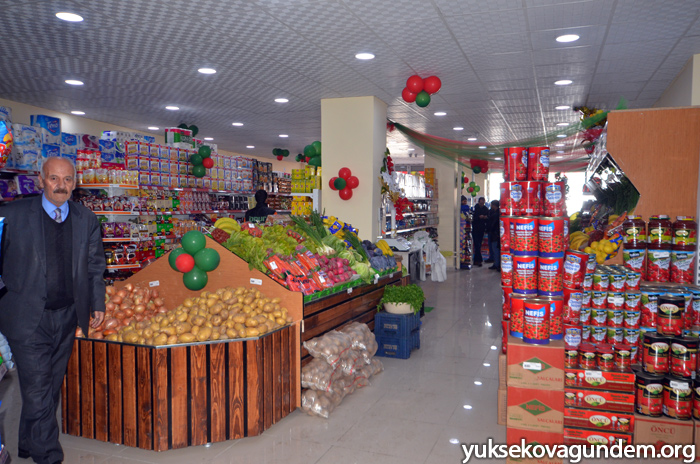 Yüksekova'da yeni bir AVM açıldı 8