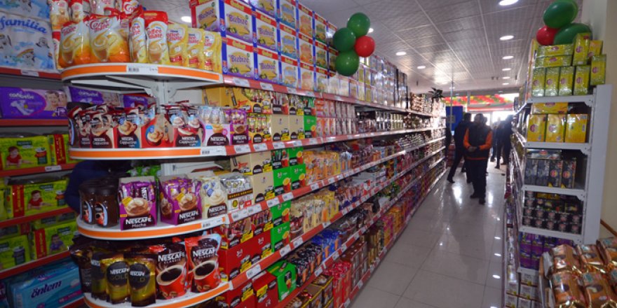 Yüksekova'da yeni bir AVM açıldı