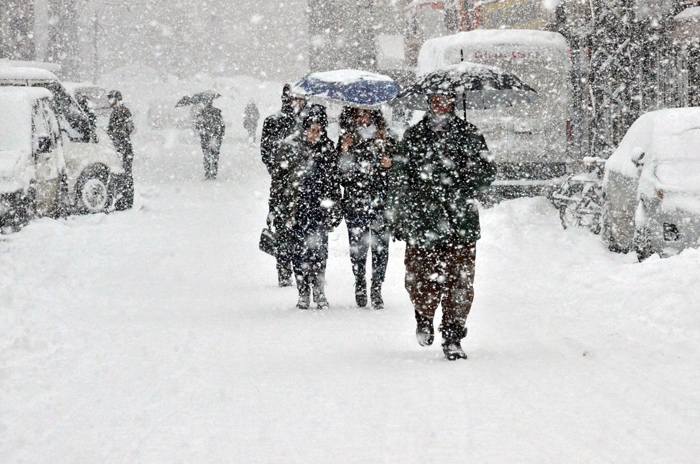 Yüksekova'da kar yağışı 1