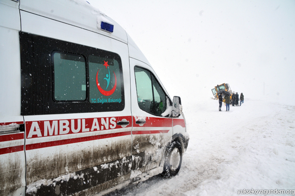 Yüksekova'da 5 saat süren hasta kurtarma operasyonu 10