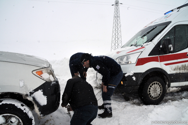 Yüksekova'da 5 saat süren hasta kurtarma operasyonu 24