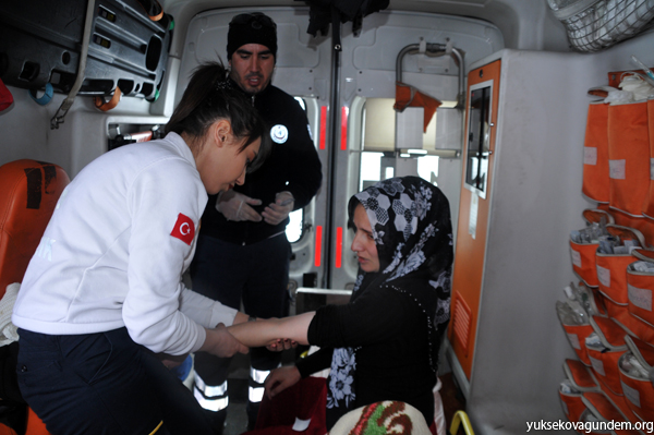 Yüksekova'da 5 saat süren hasta kurtarma operasyonu 7