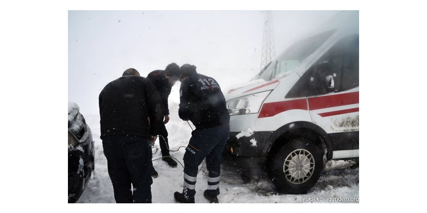 Yüksekova'da 5 saat süren hasta kurtarma operasyonu