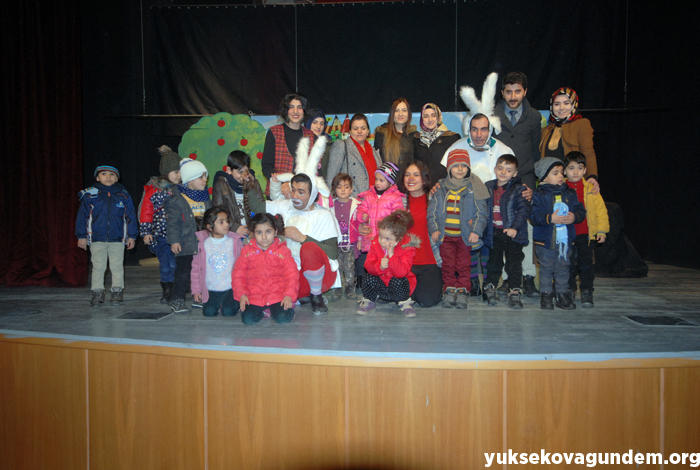 Yüksekova'da 'İki İnatçı Keçi' oyunu sahnelendi 11