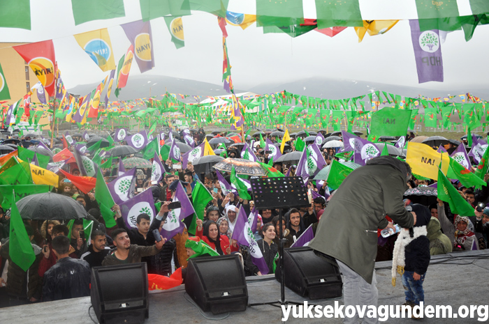 HDP ve DBP'den Yüksekova'da 'Hayır' mitingi 10