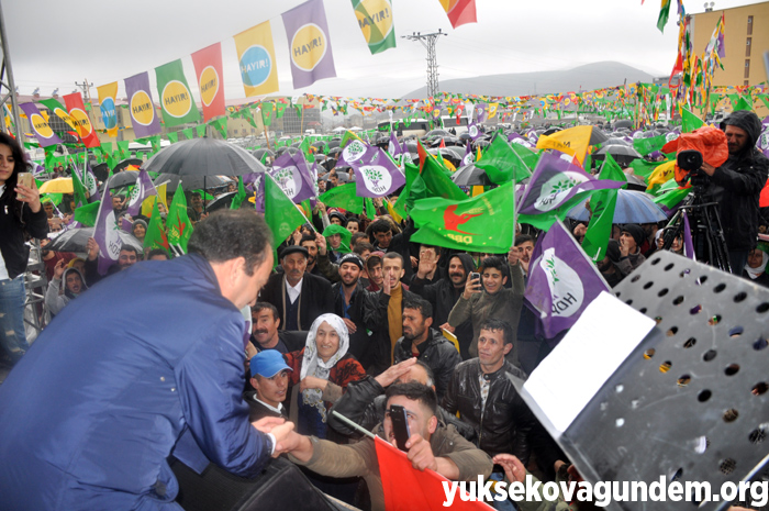 HDP ve DBP'den Yüksekova'da 'Hayır' mitingi 13