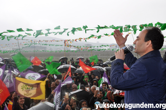 HDP ve DBP'den Yüksekova'da 'Hayır' mitingi 15