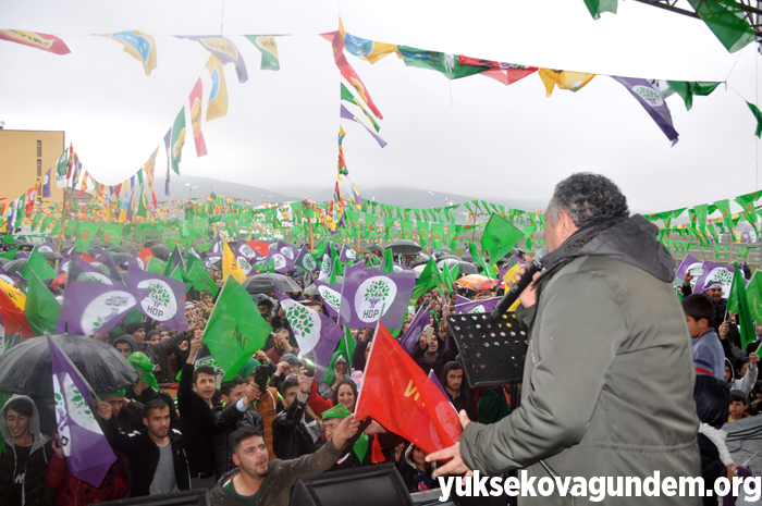 HDP ve DBP'den Yüksekova'da 'Hayır' mitingi 18
