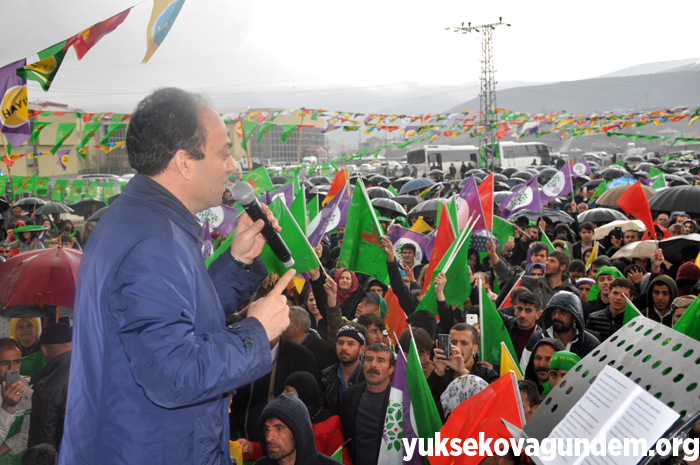 HDP ve DBP'den Yüksekova'da 'Hayır' mitingi 2