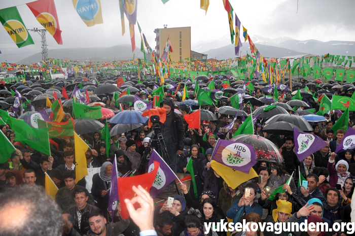 HDP ve DBP'den Yüksekova'da 'Hayır' mitingi 22