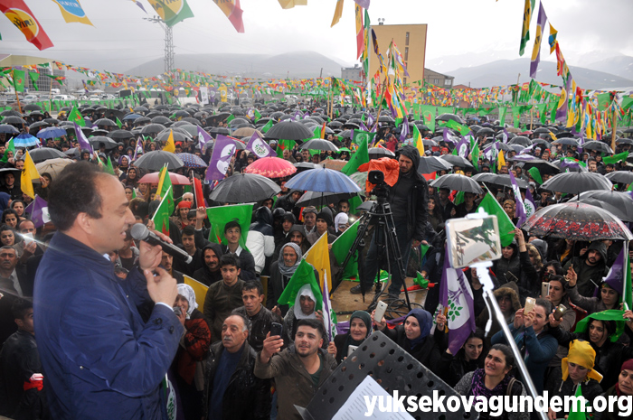 HDP ve DBP'den Yüksekova'da 'Hayır' mitingi 24