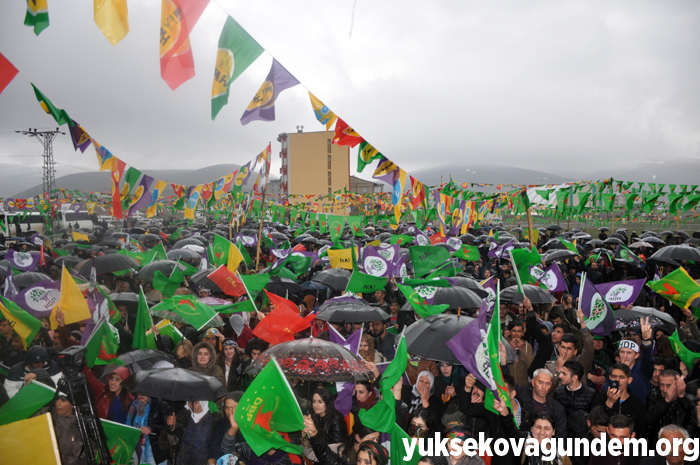 HDP ve DBP'den Yüksekova'da 'Hayır' mitingi 25