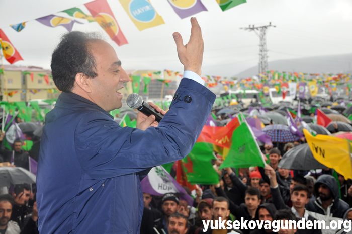 HDP ve DBP'den Yüksekova'da 'Hayır' mitingi 27