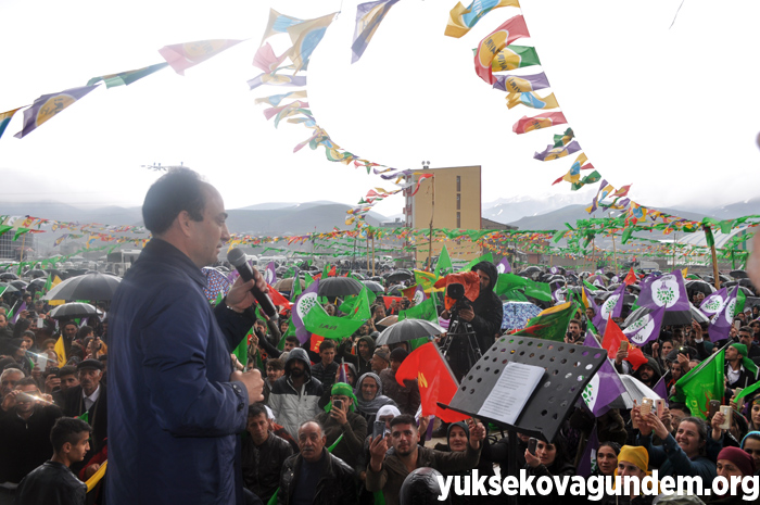 HDP ve DBP'den Yüksekova'da 'Hayır' mitingi 31