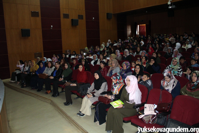 Yüksekova Aile Destek Merkezi mevlid programı düzenledi 13