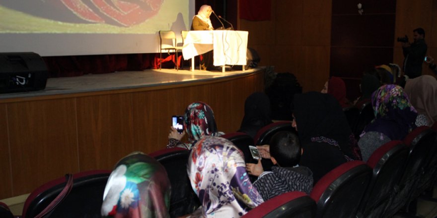 Yüksekova Aile Destek Merkezi mevlid programı düzenledi