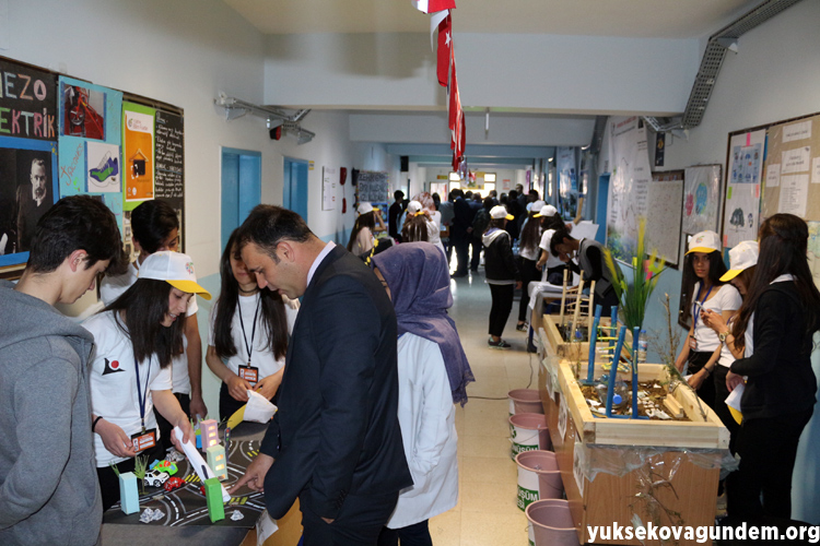 Yüksekova'da 4006 TÜBİTAK bilim fuarı yoğun ilgi gördü 11