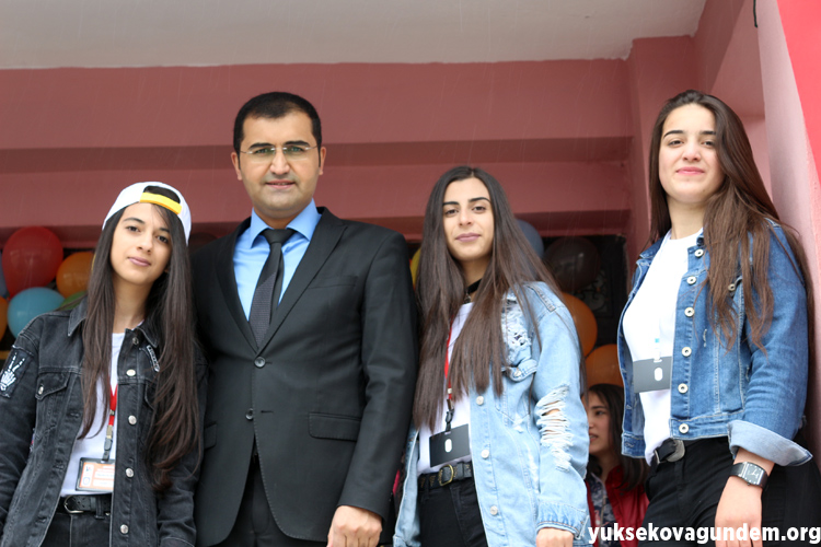 Yüksekova'da 4006 TÜBİTAK bilim fuarı yoğun ilgi gördü 13