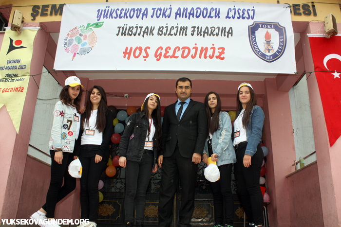 Yüksekova'da 4006 TÜBİTAK bilim fuarı yoğun ilgi gördü 15