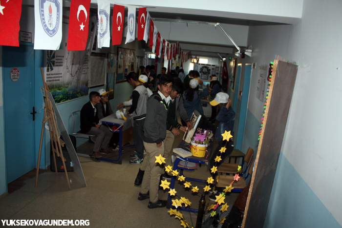 Yüksekova'da 4006 TÜBİTAK bilim fuarı yoğun ilgi gördü 35