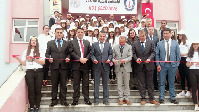 Yüksekova'da 4006 TÜBİTAK bilim fuarı yoğun ilgi gördü 38