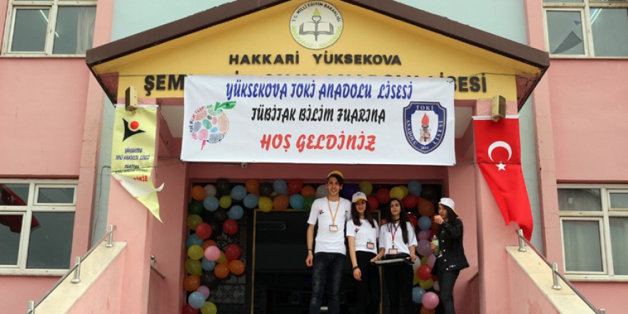 Yüksekova'da 4006 TÜBİTAK bilim fuarı yoğun ilgi gördü