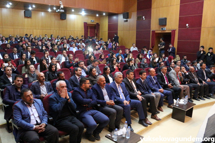 Yüksekova'da resim sergisi ve sertifika töreni 11