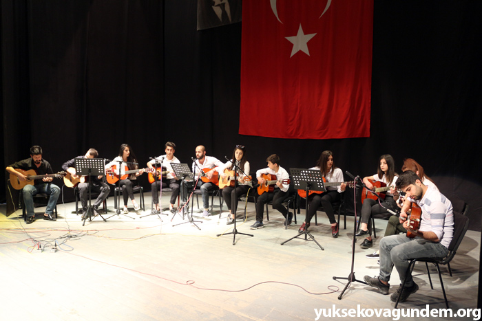 Yüksekova'da resim sergisi ve sertifika töreni 7