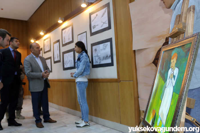 Yüksekova'da Yeşilay temalı resim sergisi 8