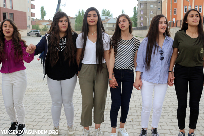 Yüksekova'da Bahar şenliği ve mezuniyet töreni 11