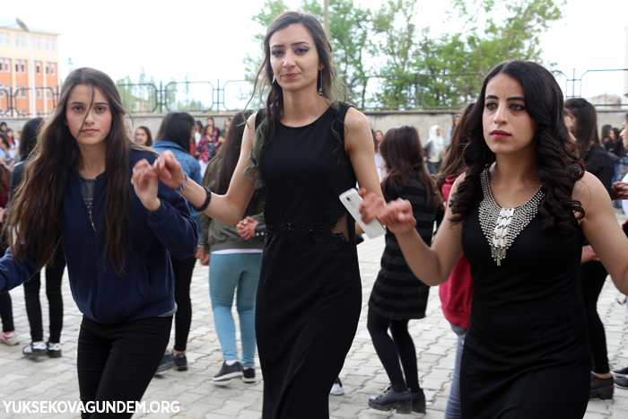 Yüksekova'da Bahar şenliği ve mezuniyet töreni 15