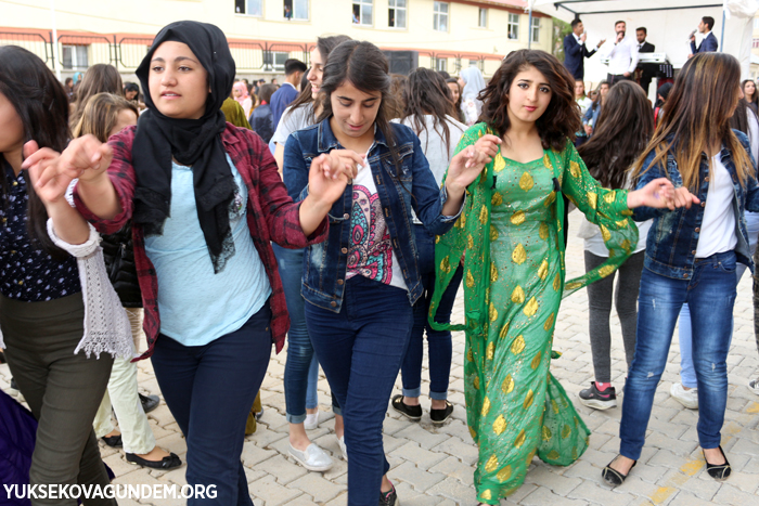 Yüksekova'da Bahar şenliği ve mezuniyet töreni 18