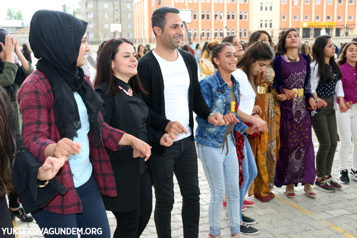 Yüksekova'da Bahar şenliği ve mezuniyet töreni 21