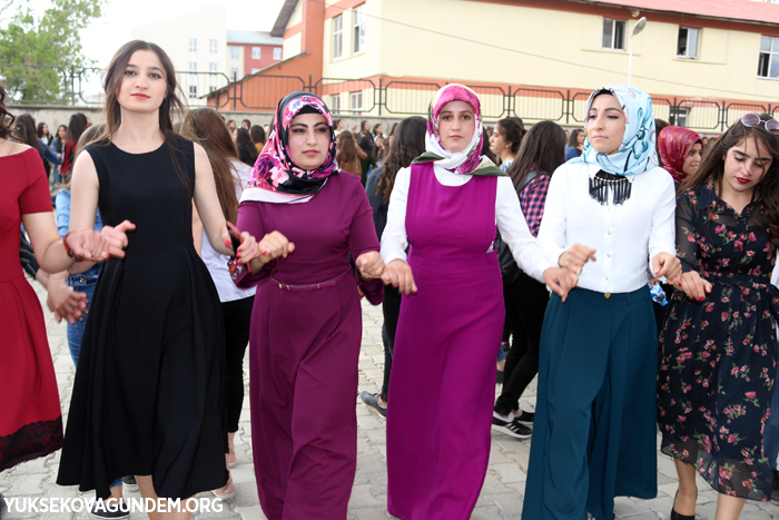 Yüksekova'da Bahar şenliği ve mezuniyet töreni 23