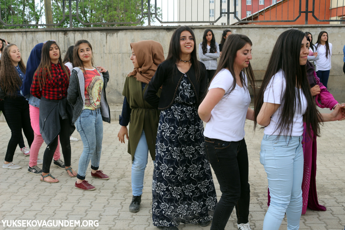Yüksekova'da Bahar şenliği ve mezuniyet töreni 5