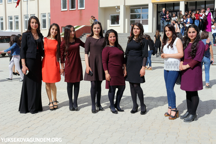 Yüksekova'da Bahar şenliği ve mezuniyet töreni 75