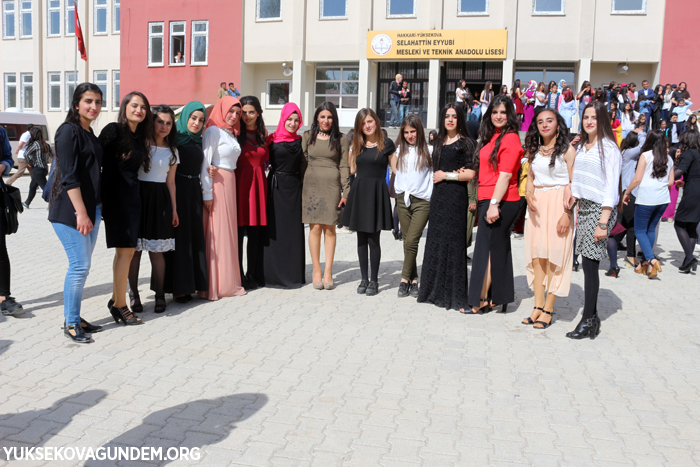 Yüksekova'da Bahar şenliği ve mezuniyet töreni 78