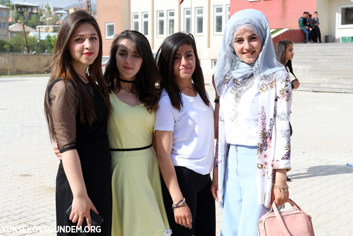 Yüksekova'da Bahar şenliği ve mezuniyet töreni 81