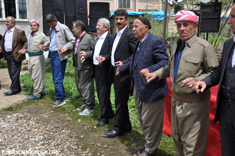 Atak ailesinin mutlu günü 139