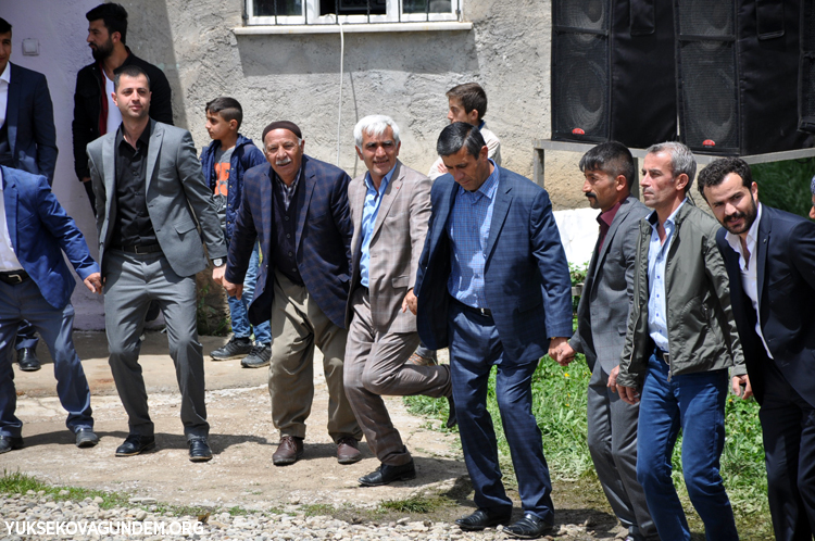 Atak ailesinin mutlu günü 148